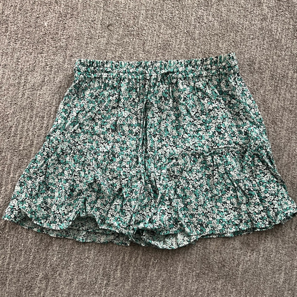 Zara Patterned Green and White Shorts